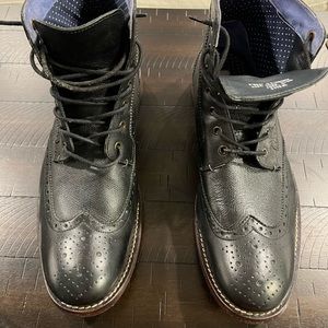 MEN’S TED BAKER LEATHER WINGTIP BOOTS SIZE 11 IN EXCELLENT CONDITION